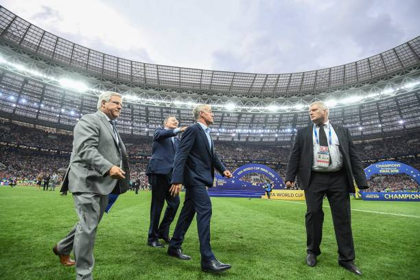 与锋线球员 与锋线球员